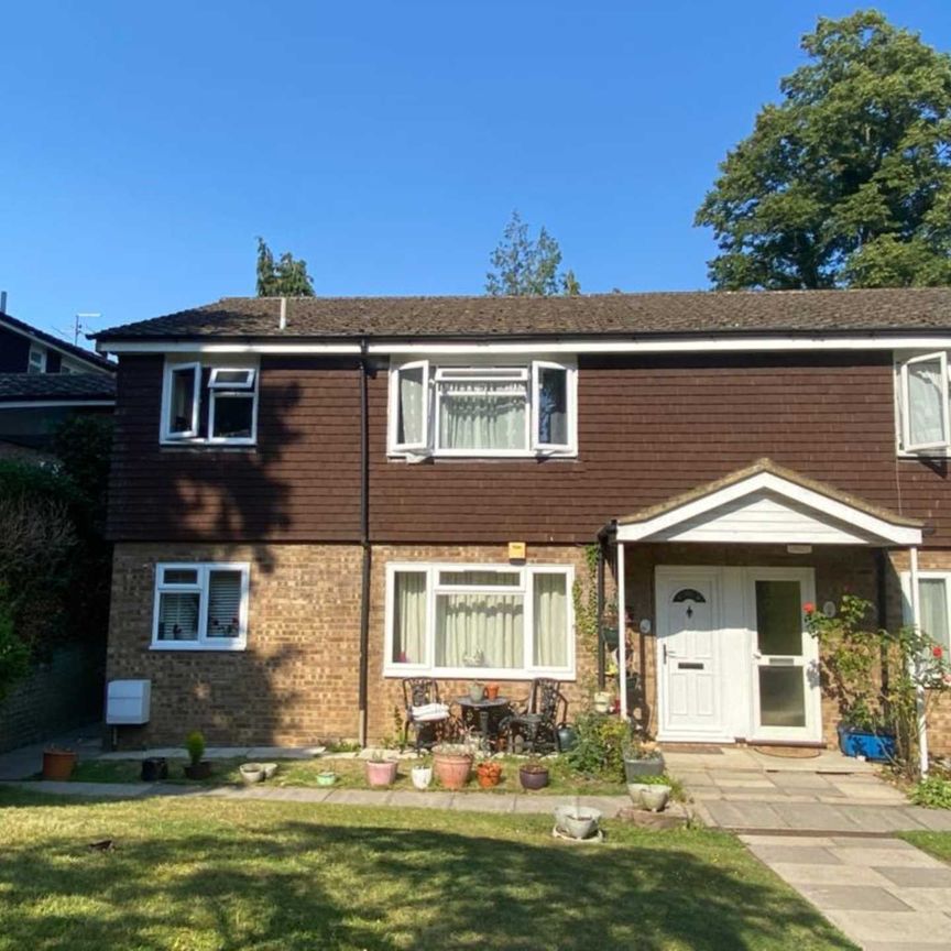 Price £1,595 pcm - Available 27/10/2025 - Unfurnished - Photo 1