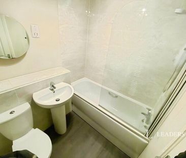 2 bedroom semi-detached house to rent - Photo 6