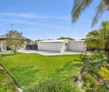 Light Bright, Manicured Garden - Three Bedroom Home - Photo 5