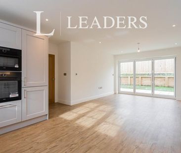 4 bedroom house to rent Acorn Gardens, Bell Lane, Splaynes Green, F... - Photo 2