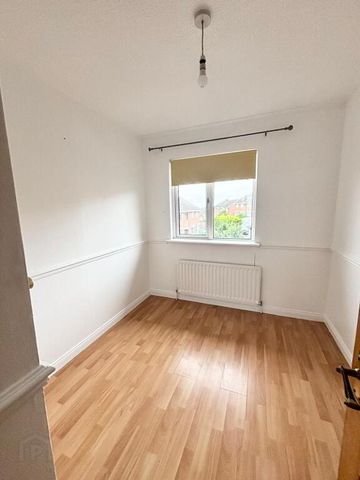 12 Tara Crescent, Newtownards, BT23 7DF - Photo 4