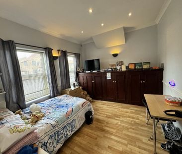 Clarence Street, Haxby Road - P10836 - Photo 4