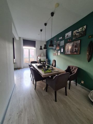 Parade 24B - Photo 3