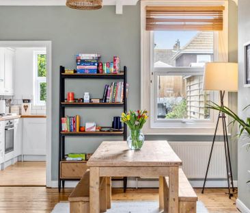 3 bedroom end of terrace house to rent - Photo 3