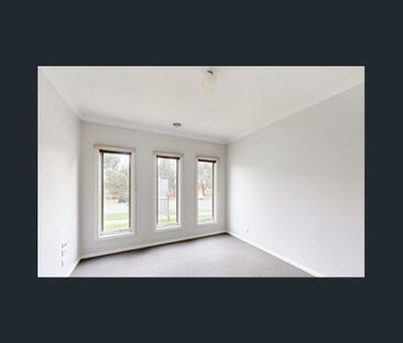 Quality home opposite Wetlands! - Photo 4