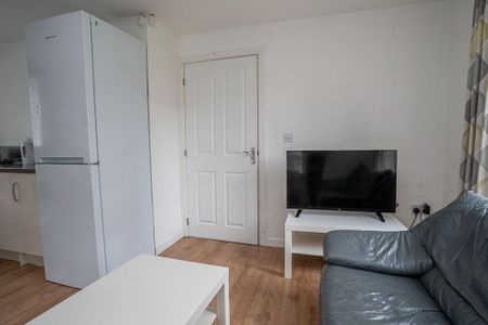 5 bedroom terraced house to rent - Photo 2