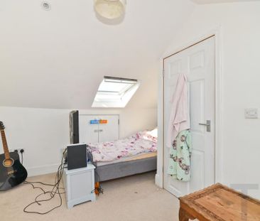 4 bedroom semi-detached house to rent - Photo 6