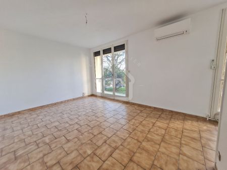 Appartement Salon-de-provence - 3 pièce(s) - 70.00 m2, - Photo 2