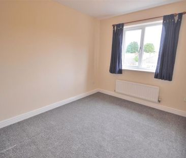 3 bedroom end of terrace house to rent - Photo 4