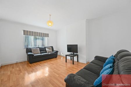 4 bedroom detached house to rent - Photo 2