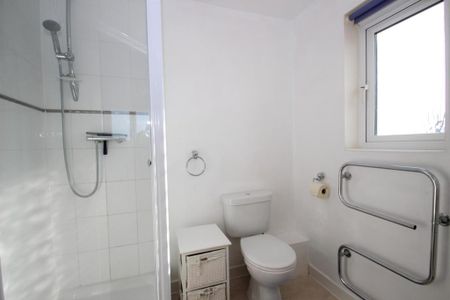 2 bedroom maisonette to rent - Photo 5