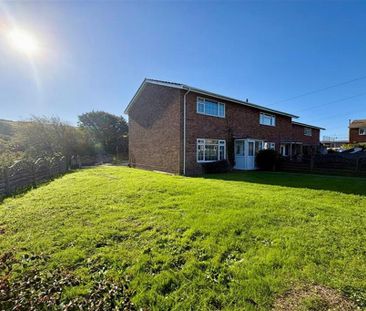 2 bedroom end of terrace house to rent - Photo 3