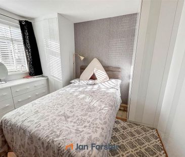 2 bedroom ground floor flat to rent - Photo 2