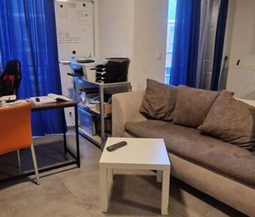 Appartement te huur in Mons voor € 740 met 1 slaapkamer - Photo 2