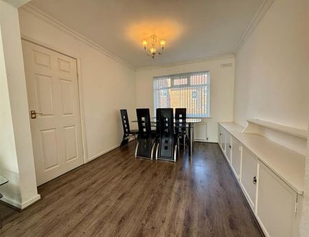 3 Bedroom Semi Detached To Let - Photo 4