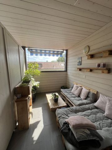 APPARTEMENT 21/2 PIÈCES MANSARDÉ À BERNE - BÜMPLIZ, MEUBLÉ, TEMPORAIRE - Foto 4