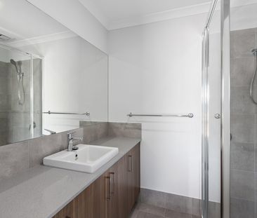 MODERN LIVING IN COMFORT - Photo 5