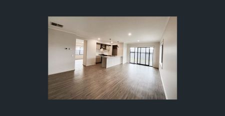 Elegancy to the Core - Photo 3