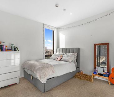 Chic 2BR 2 bath Apt with Views! - Photo 4