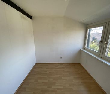 Kurzfristig bezugsfertig! Tolll geschnittene 3-Zimmer-Dachgeschosswohnung in Bocholt - Photo 5