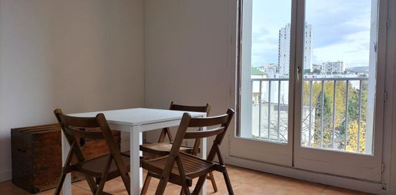 Appartement 1 pièces 21m2 MARSEILLE 15EME 563 euros - Photo 2