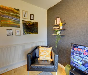 2 Bed Terraced House, Moorville Close, LS11 - Photo 3