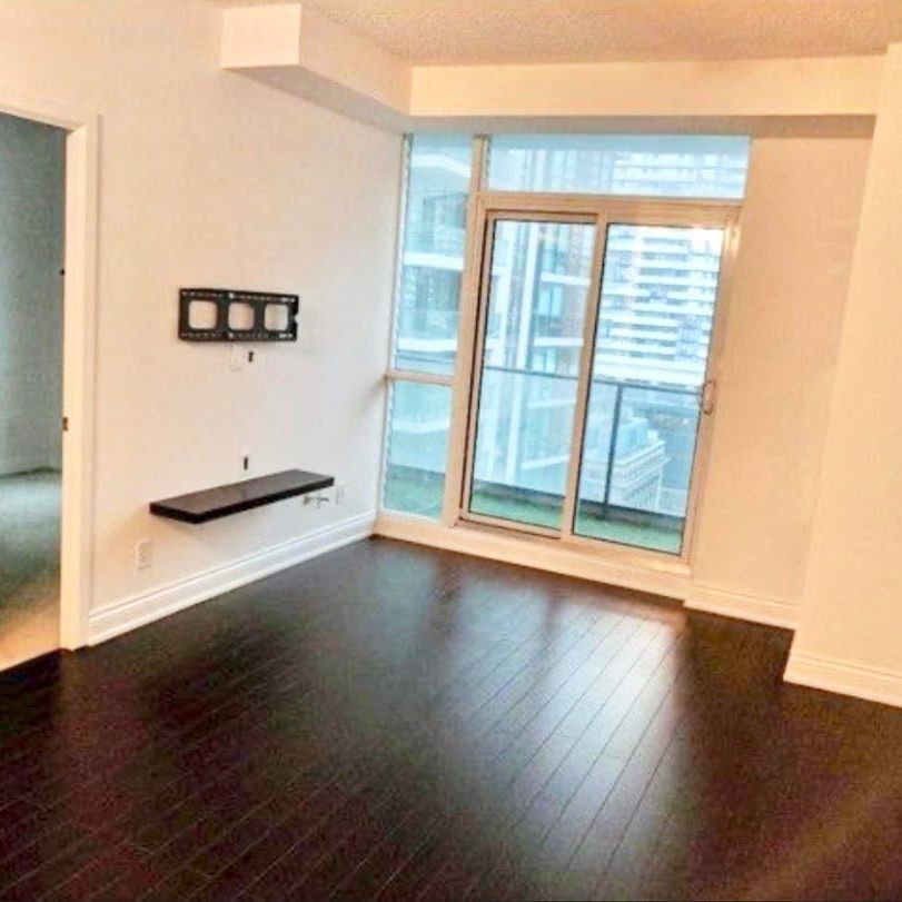 For Lease - 18 Harbour Street Unit# 1611, Toronto, Ontario - Photo 1