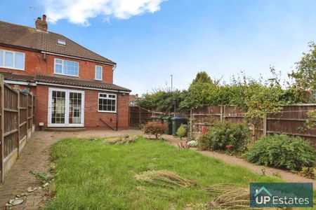 3 bedroom end of terrace house to rent - Photo 3