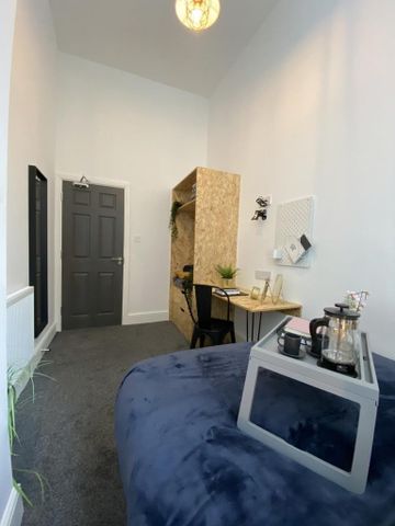 3 bedroom flat to rent - Photo 4