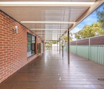 Spacious Modern Home with Large Outdoor Entertainment Area - Photo 3