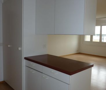 Helle Wohnung mit tollem Balkon - Foto 4