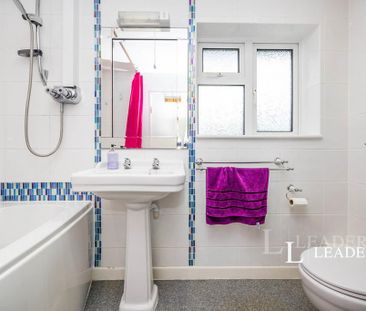 3 bedroom semi-detached house to rent - Photo 5