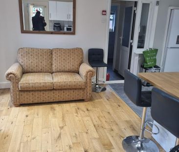 1 bedroom in a house share to rent - Photo 4
