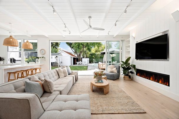 27 Mills Street, Hampton - Photo 1