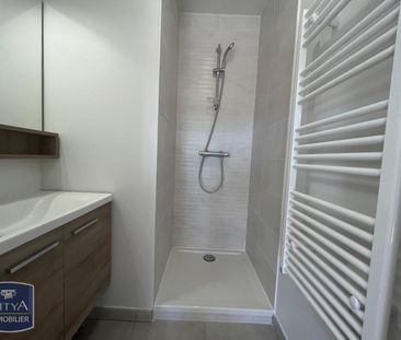 Location Appartement 4 pièces 82m² MIONNAY 01390 - Photo 4