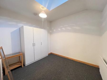 28 Benson Street, Lisburn, BT28 2BG - Photo 3