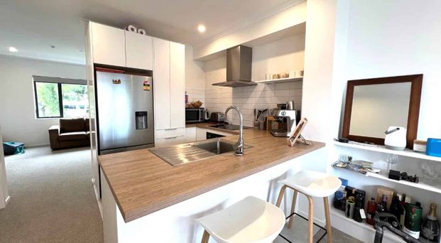 Mangere, 2 bedrooms - Photo 1