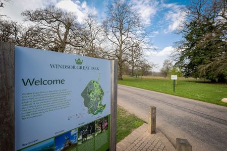 The Gatehouse, Englefield Green - Photo 5