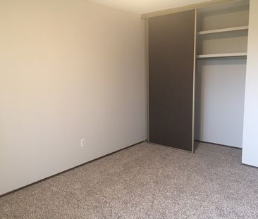 Spacious 1 Bedroom Apartment Located in a Well-Maintained Building - Photo 5