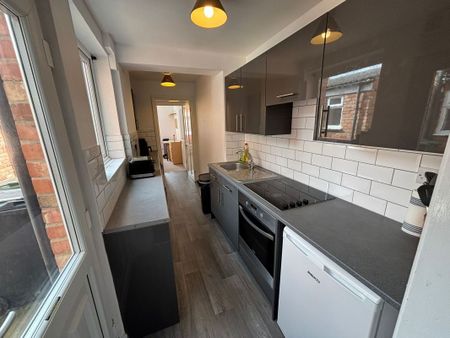 33 Paget Street - New kitchen Loughborough - Photo 4