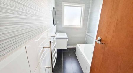 329 Racecourse Road, Waverley - Photo 2