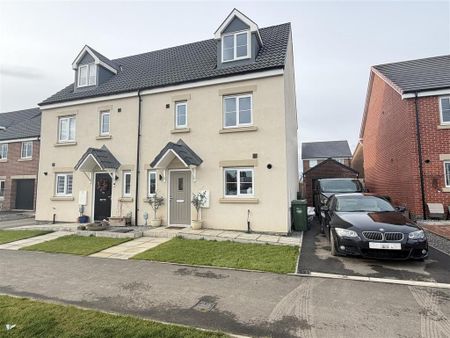 4 bedroom semi-detached house to rent - Photo 3