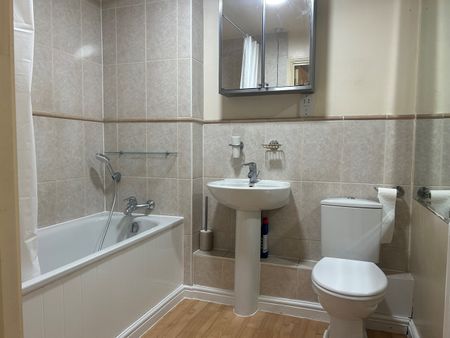 2 Bed Flat, Century House, HA9 - Photo 4