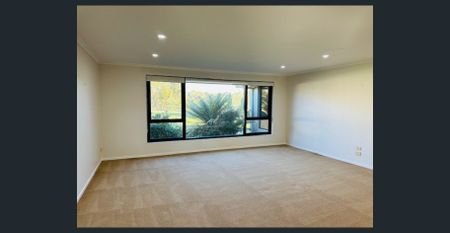 Stunning Executive Residence - Photo 3