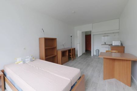 Rental Apartment Paris 13th Salpêtrière - Photo 2
