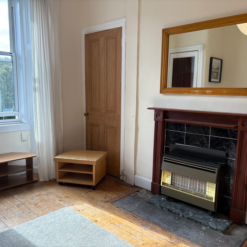 25/7 McDonald Road, Edinburgh, EH7 4LX - Photo 1