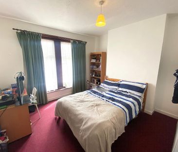 6 bedroom terraced house to rent - Photo 4