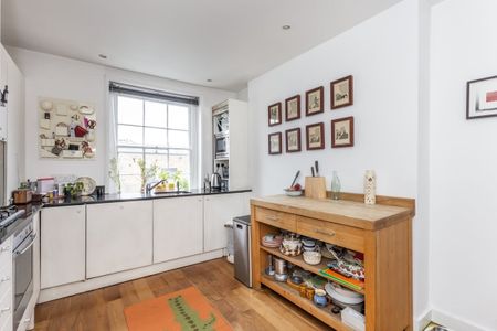 3 bedroom flat to rent - Photo 4