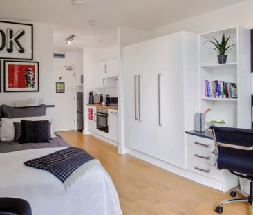 Silver Courtyard Studio, Floors 7-8 - Photo 5