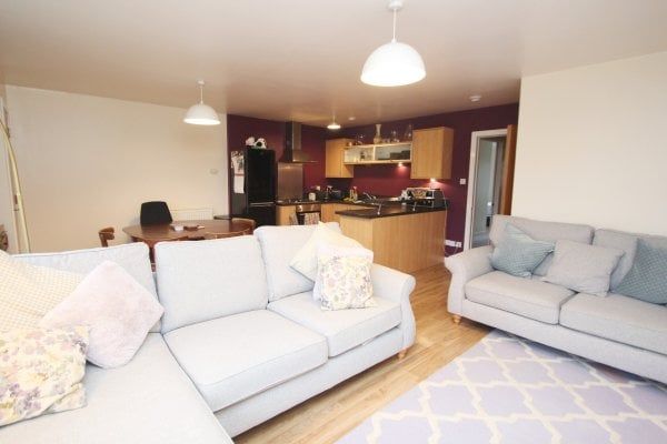 Firpark Close, Glasgow, G31 - Photo 1